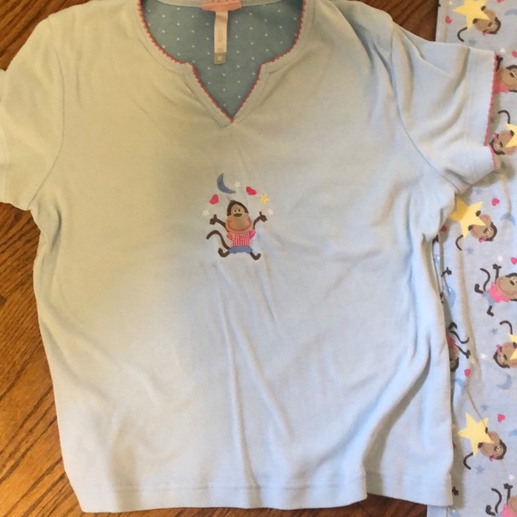Women’s pajama set size medium - Picture 5 of 8